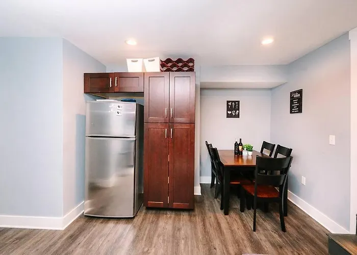Apartment High-speed Internet - Parking - Washer & Dryer