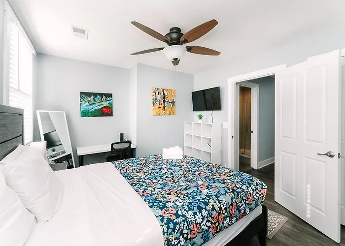 Apartment High-speed Internet - Parking - Washer & Dryer